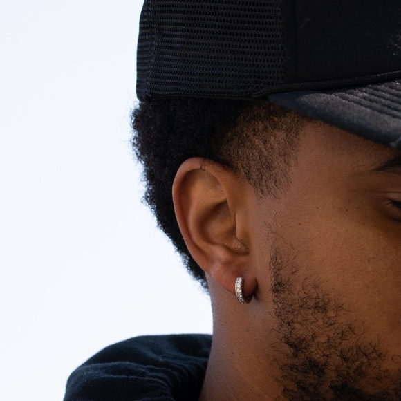 Elegant Pretty Sterling Silver Iced One Row Men’s Women’s Huggie Hoop Earrings - Picture 5 of 5